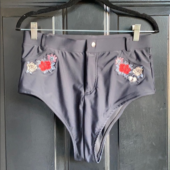 Western pin-up shorts - Picture 2 of 13